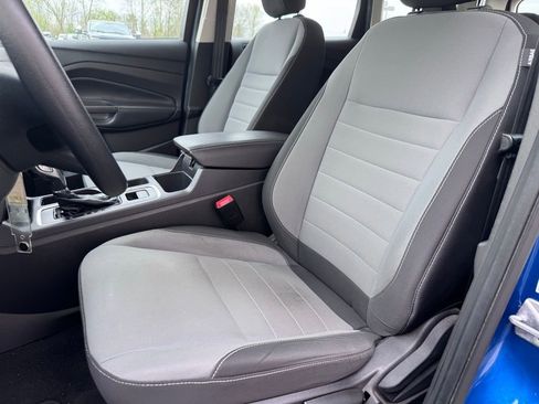 Used 2019 Ford Escape S image 8