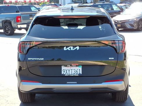 Certified 2026 Kia Sportage LX FWD image 6