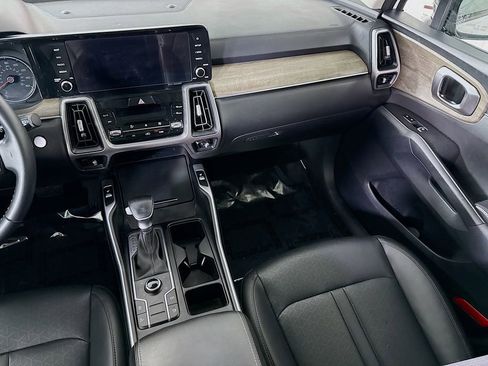 Used 2023 Kia Sorento S w/ Panoramic Sunroof Package image 29