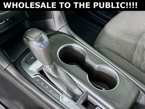 Used 2019 Chevrolet Equinox LT image 18