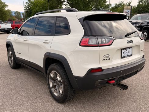 Used 2019 Jeep Cherokee Trailhawk AWD/4WD image 8