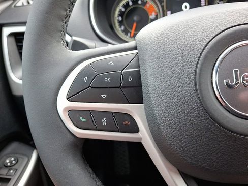 Used 2022 Jeep Cherokee Latitude AWD/4WD image 20
