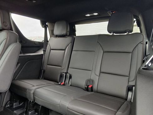 Used 2023 Chevrolet Tahoe High Country AWD/4WD image 13