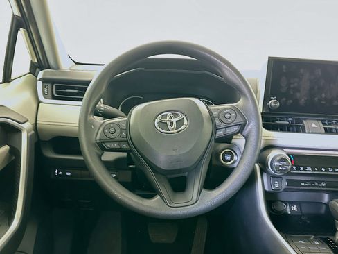 Used 2025 Toyota RAV4 XLE w/ Convenience Package FWD image 18