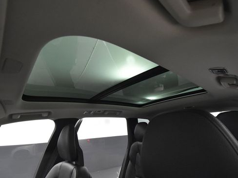 Used 2022 Volvo XC90 T8 Inscription Expression w/ Climate Package image 24