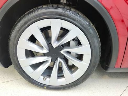 Used 2026 Tesla Model Y AWD image 59