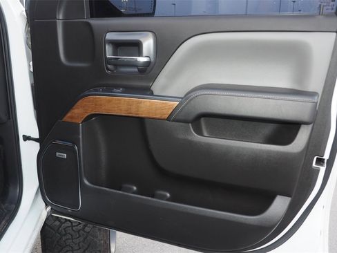 Used 2018 Chevrolet Silverado 1500 LTZ w/ Texas Edition image 22