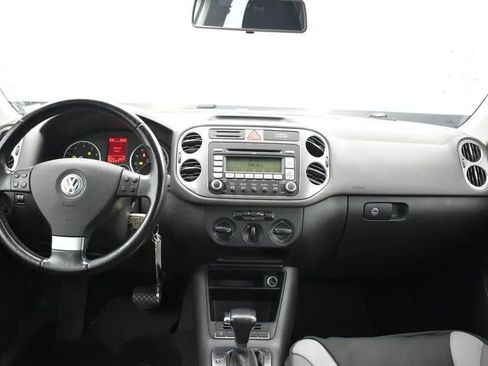 Used 2009 Volkswagen Tiguan SEL image 19