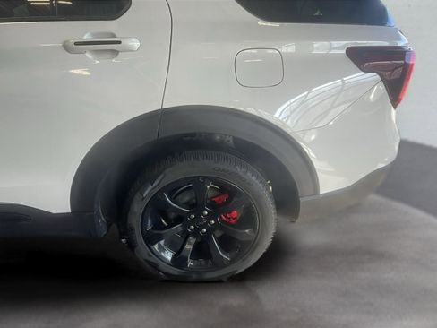 Certified 2023 Ford Explorer ST w/ Equipment Group 401A image 24