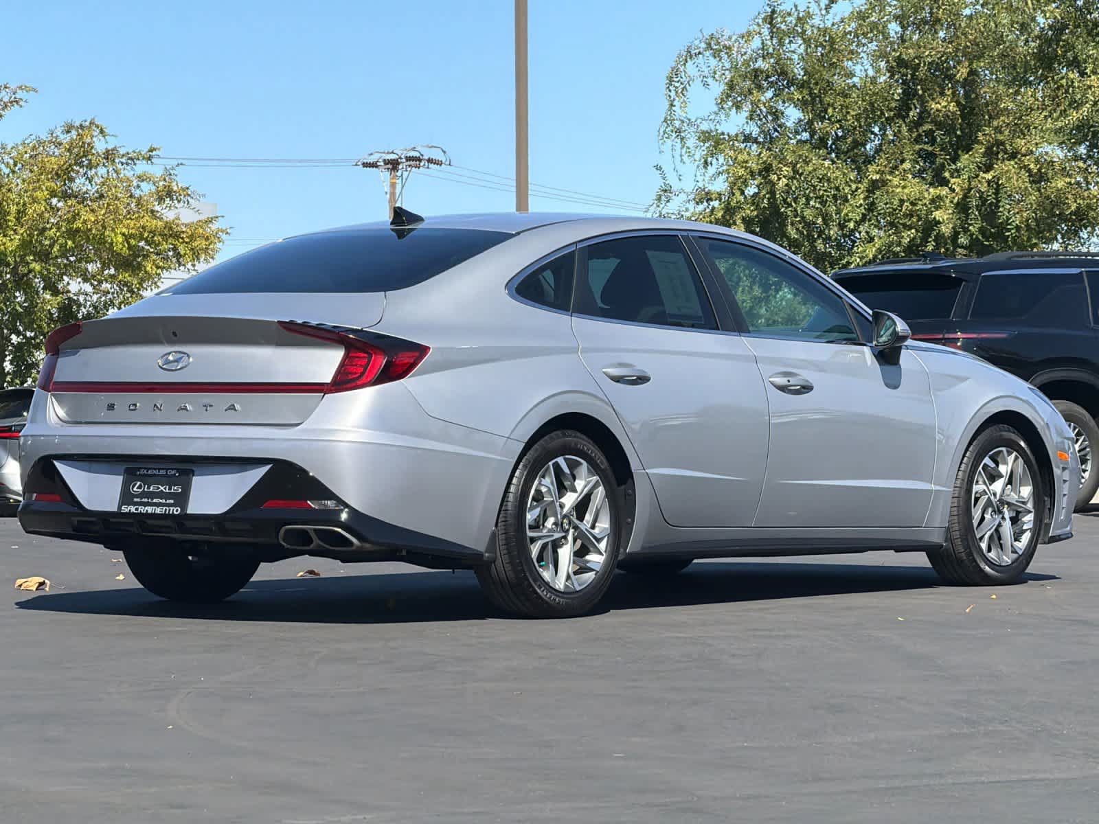Used 2023 Hyundai Sonata SEL FWD image 2