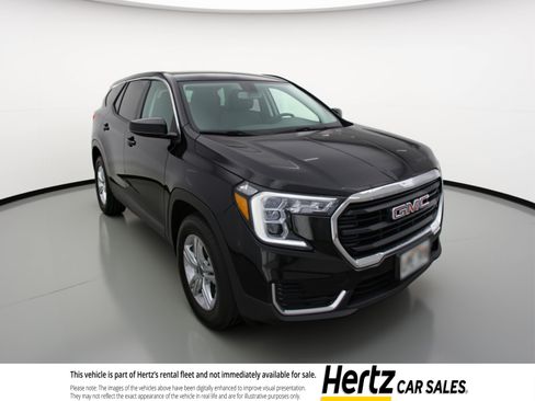 Used 2024 GMC Terrain SLE image 1