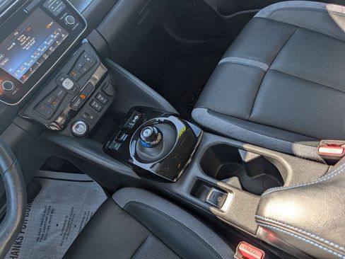 Used 2019 Nissan Leaf SL w/ SL Technology Package FWD image 16