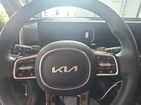Certified 2025 Kia Sorento SX FWD image 3