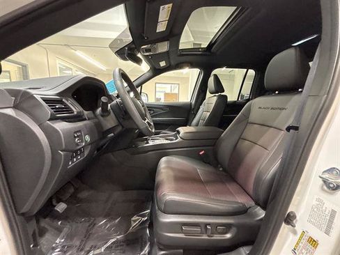 Used 2025 Honda Ridgeline Black Edition image 18