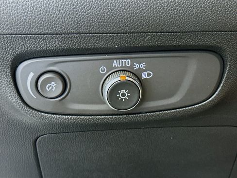 Used 2025 Buick Encore GX Preferred FWD image 17