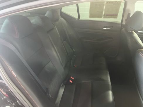 Used 2025 Nissan Altima 2.5 SR FWD image 25