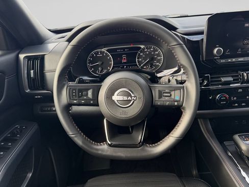 Used 2025 Nissan Pathfinder Rock Creek AWD/4WD image 11