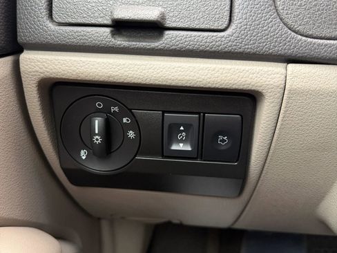 Used 2011 Ford Fusion Hybrid w/ 502A Rapid Spec Order Code image 21