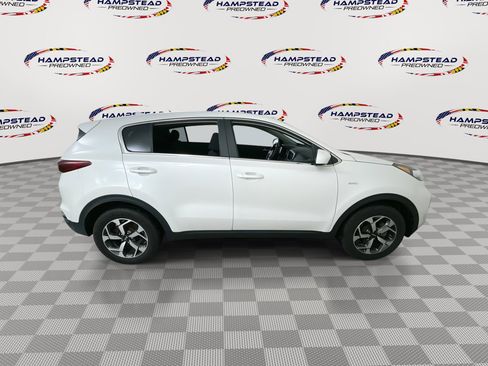 Used 2021 Kia Sportage LX AWD/4WD image 9