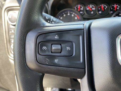 Used 2021 GMC Sierra 1500 4x4 Crew Cab w/ Sierra Value Package image 18
