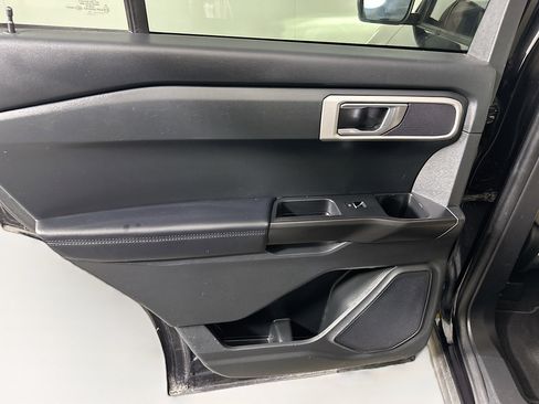 Used 2021 Ford Explorer 2WD image 25