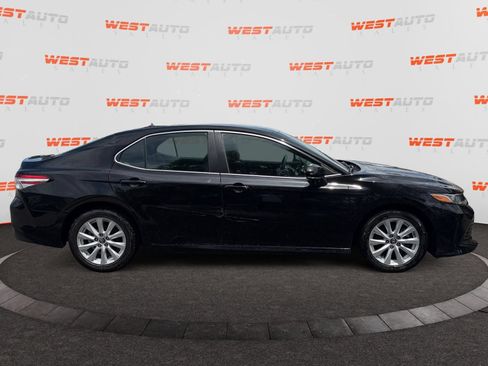 Used 2018 Toyota Camry LE w/ Convenience Package FWD image 6