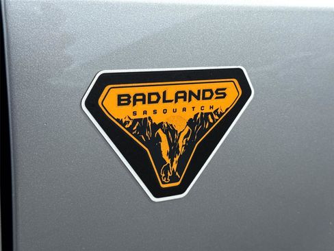 Certified 2022 Ford Bronco Badlands w/ Sasquatch Package image 8