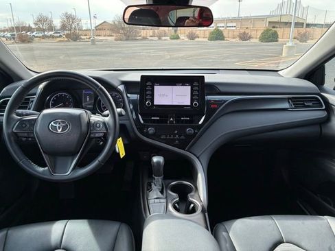 Used 2022 Toyota Camry SE image 14