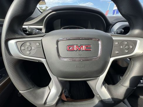 Certified 2023 GMC Acadia SLE w/ Driver Convenience Package image 24