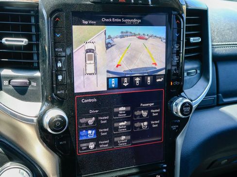 Used 2019 RAM 1500 Laramie AWD/4WD image 4