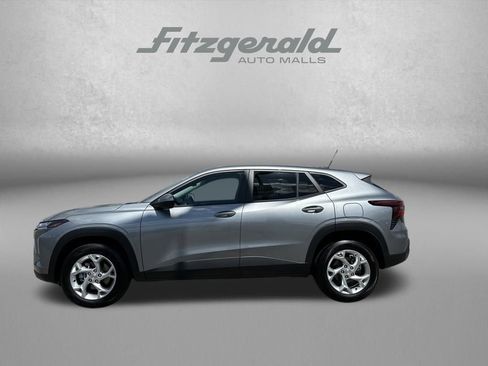 Certified 2025 Chevrolet Trax LS w/ LS Convenience Package FWD image 8