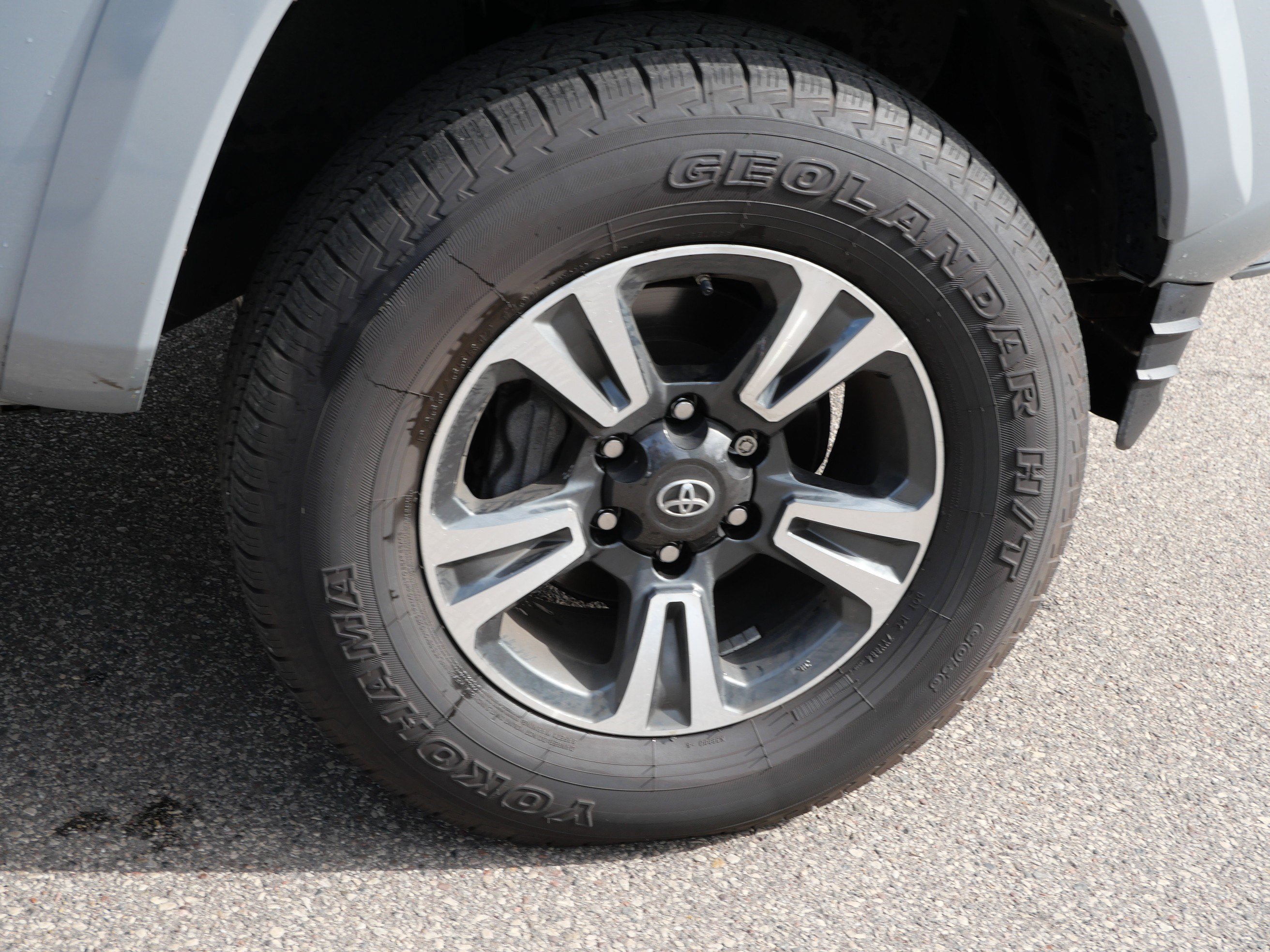 Used 2018 Toyota Tacoma TRD Sport AWD/4WD image 15