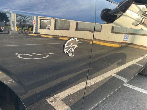 Used 2016 Dodge Challenger SRT Hellcat image 9