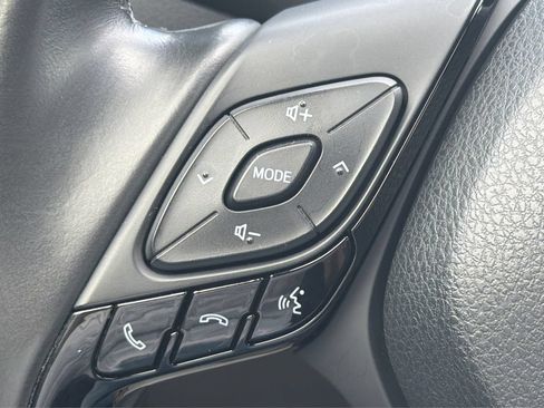 Used 2019 Toyota C-HR Limited FWD image 33