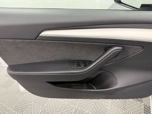 Used 2022 Tesla Model 3 Long Range AWD/4WD image 9