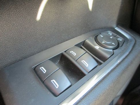 Used 2023 GMC Sierra 1500 Elevation image 23