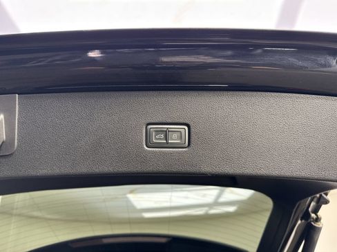 Used 2019 Audi Q8 Premium w/ Convenience Package AWD/4WD image 34