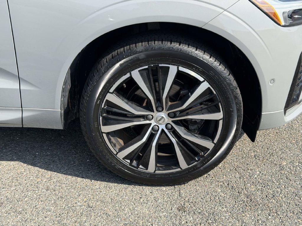 Used 2024 Volvo XC60 B5 Plus w/ Protection Package Premier AWD/4WD image 25