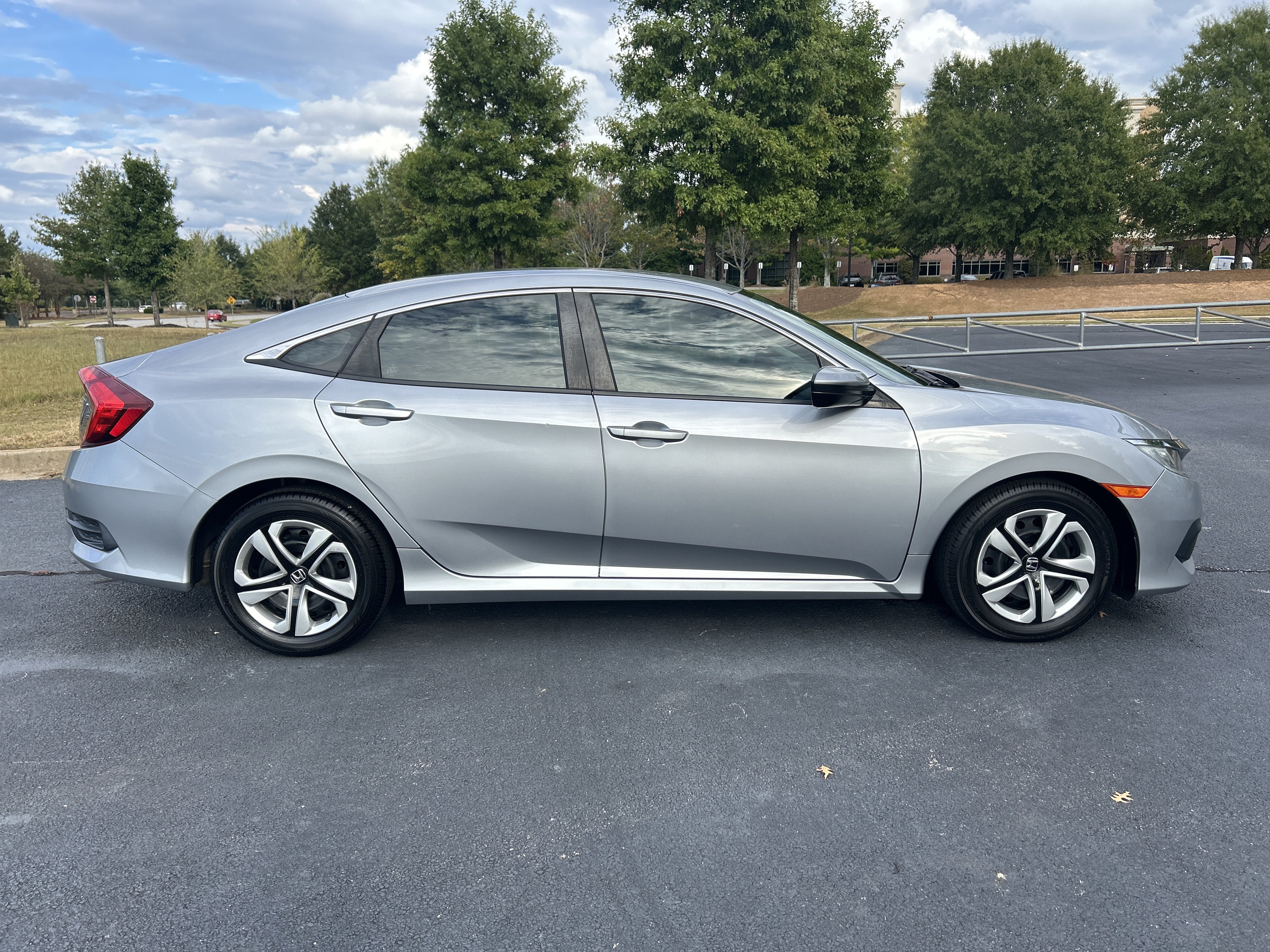 Used 2018 Honda Civic LX image 10