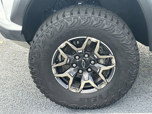 Used 2024 Chevrolet Colorado ZR2 image 13