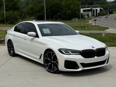 Used 2022 BMW 530i w/ M Sport Package RWD image 1
