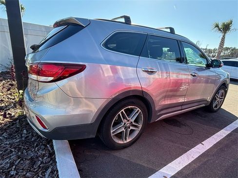 Used 2018 Hyundai Santa Fe Limited image 4