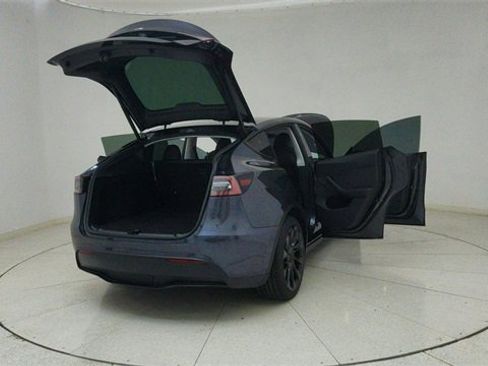 Used 2025 Tesla Model Y Long Range image 72
