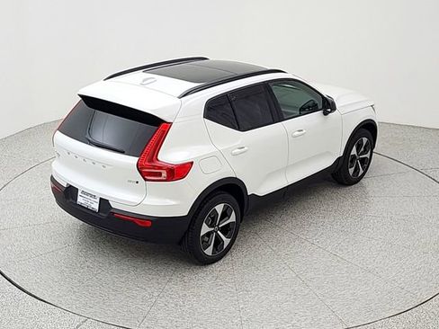 New 2026 Volvo XC40 B5 Plus w/ Climate Package image 33