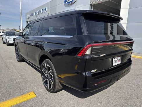 New 2026 Lincoln Navigator L Reserve AWD/4WD image 5