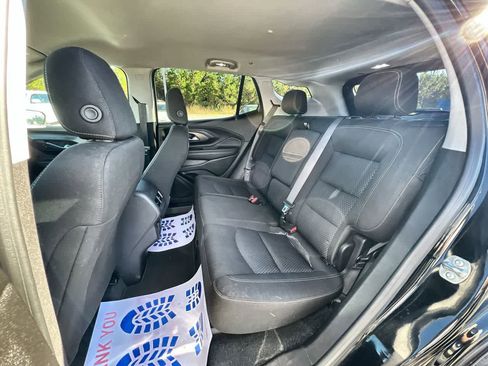 Used 2024 GMC Terrain SLE image 23