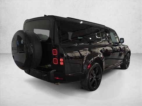 Certified 2023 Land Rover Defender 130 X-Dynamic SE AWD/4WD image 5