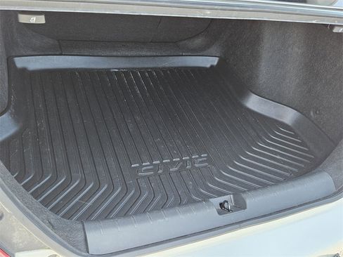 Used 2019 Honda Civic Touring image 11