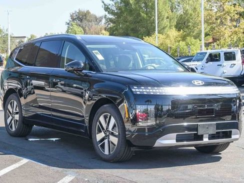 New 2026 Hyundai Ioniq 9 SEL image 3