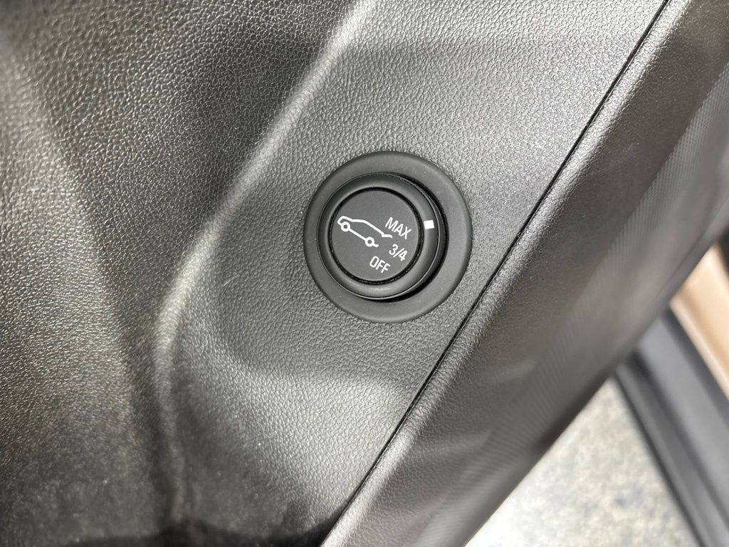 Used 2018 Chevrolet Equinox LT AWD/4WD image 30